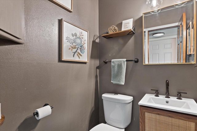N86W15664 Shore Crest DRIVE, Menomonee Falls, WI 53051