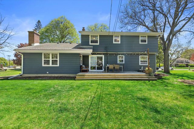 N86W15664 Shore Crest DRIVE, Menomonee Falls, WI 53051