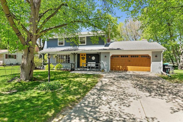 N86W15664 Shore Crest DRIVE, Menomonee Falls, WI 53051