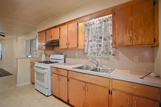 3029 Elgin St, Corpus Christi, TX 78405