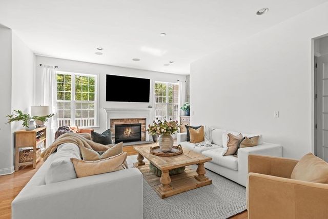 17 Saddleback, Plymouth, MA 02360