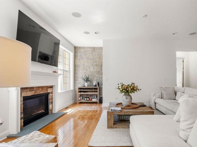 17 Saddleback, Plymouth, MA 02360