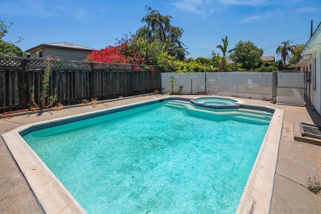 2463 Hardy, Lemon Grove, CA 91945