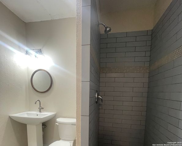 203 Isabel St Apt 1, San Antonio, TX 78210
