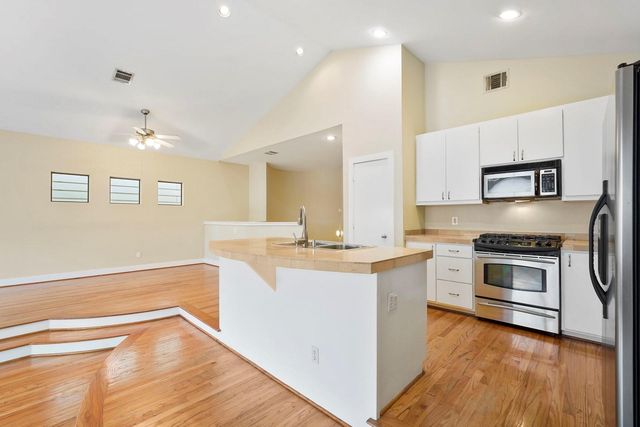 3576 Link Valley Drive, Houston, TX 77025