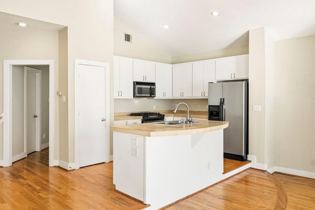 3576 Link Valley Drive, Houston, TX 77025