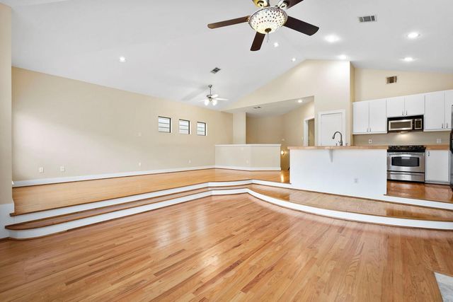 3576 Link Valley Drive, Houston, TX 77025