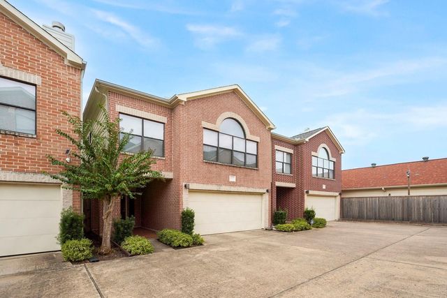 3576 Link Valley Drive, Houston, TX 77025