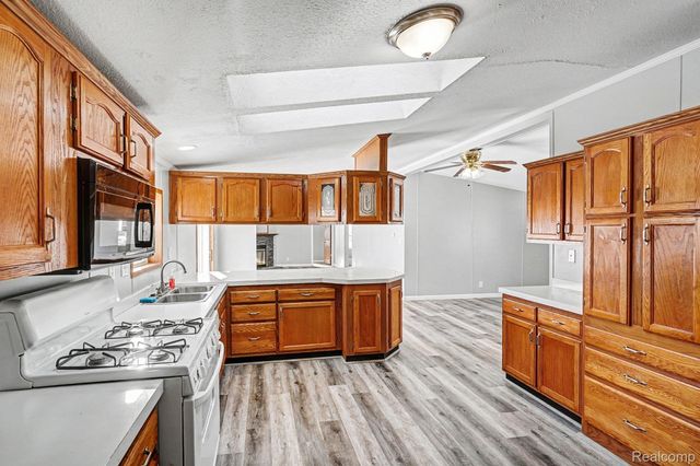 3858 Apple, Village Of Clarkston, MI 48438