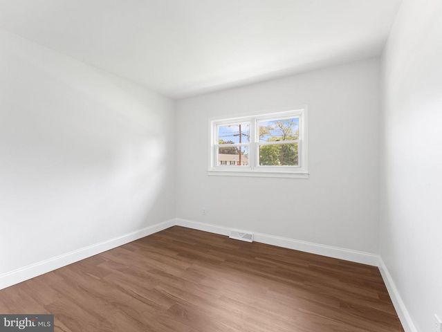 343 5TH AVE, Bellmawr, NJ 08031