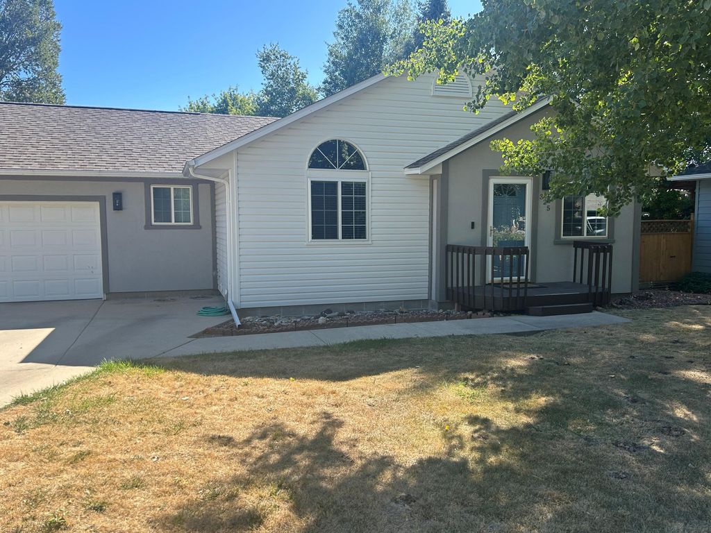 325 Nighthawk Court, Sheridan, WY 82801 photo 2