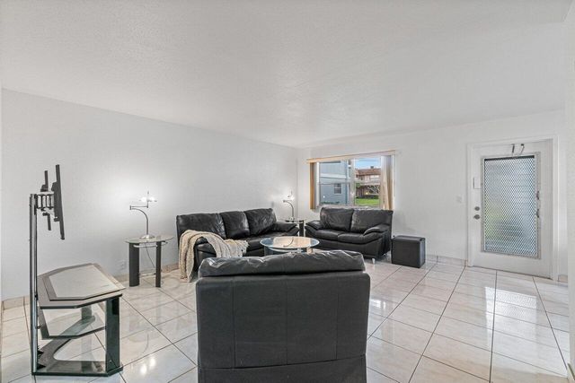 260 Brittany F, Delray Beach, FL 33446