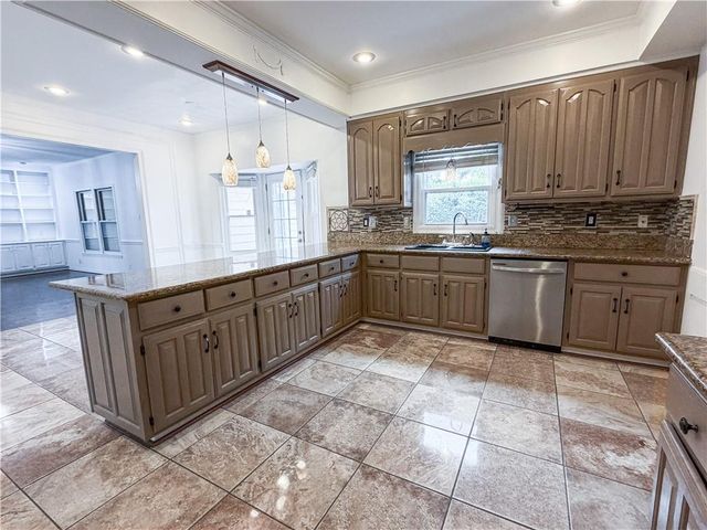 1900 Hickory Knot Court, Mobile, AL 36609