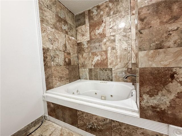1900 Hickory Knot Court, Mobile, AL 36609