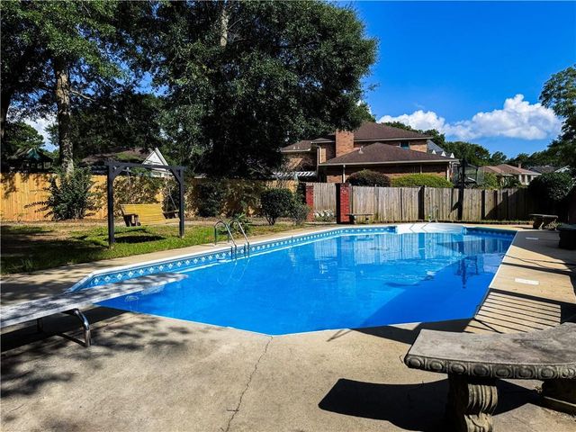 1900 Hickory Knot Court, Mobile, AL 36609