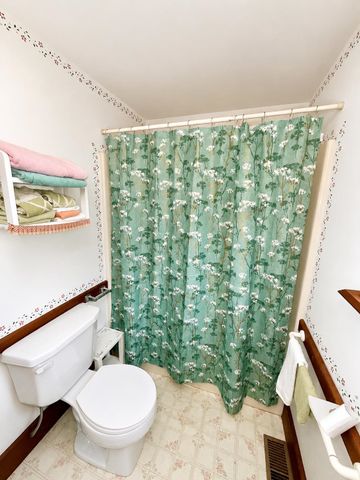 3200 Shadow Lake Road, Glover, VT 05839