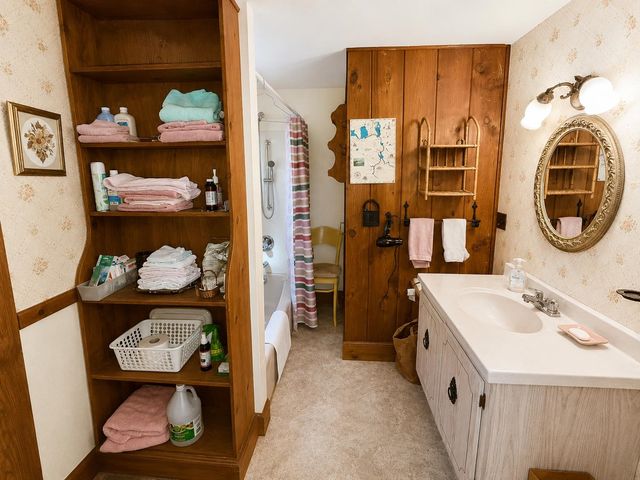 3200 Shadow Lake Road, Glover, VT 05839