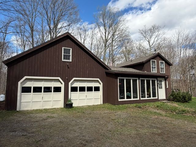 3200 Shadow Lake Road, Glover, VT 05839