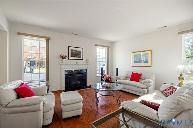 326 Hickson Dr, Glen Allen, VA 23059