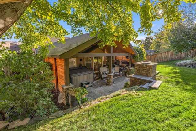 4049 E Trekker Rim Dr, Boise, ID 83716 property photo