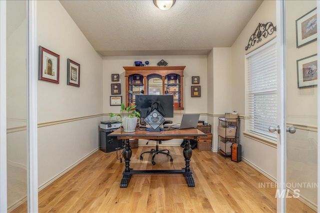 4049 E Trekker Rim Dr, Boise, ID 83716
