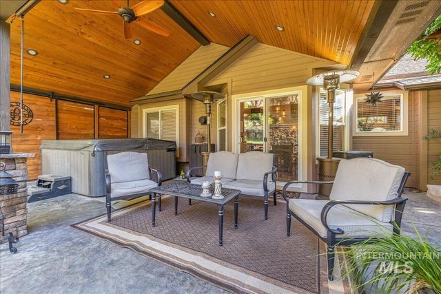 4049 E Trekker Rim Dr, Boise, ID 83716