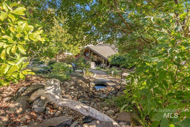 4049 E Trekker Rim Dr, Boise, ID 83716