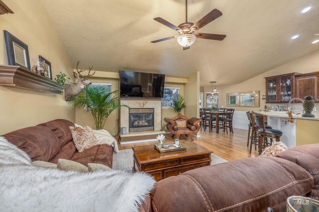 4049 E Trekker Rim Dr, Boise, ID 83716