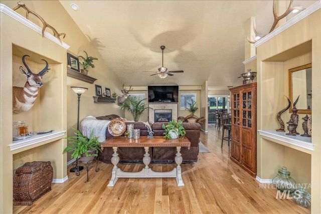 4049 E Trekker Rim Dr, Boise, ID 83716