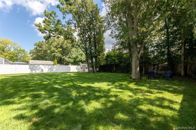 5 Norwalk Lane, Selden, NY 11784