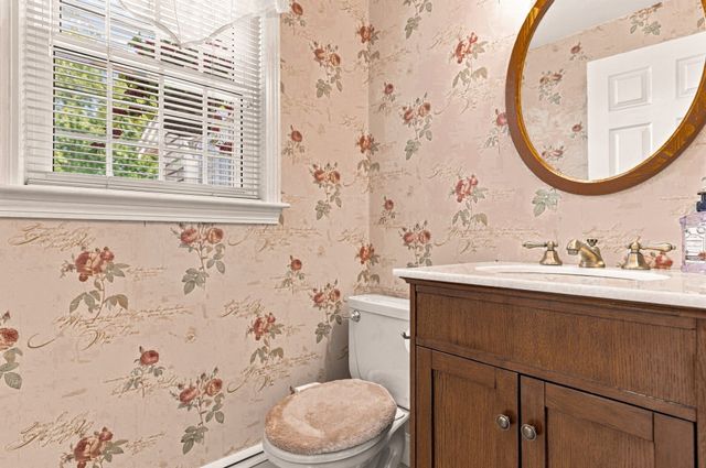 6 Meadowlark Ln, Bourne, MA 02562