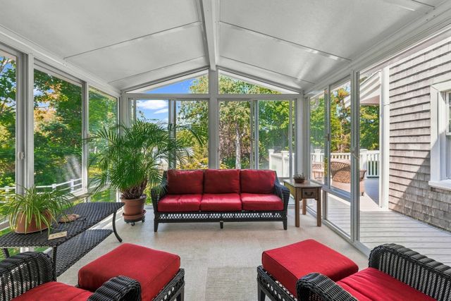 6 Meadowlark Ln, Bourne, MA 02562