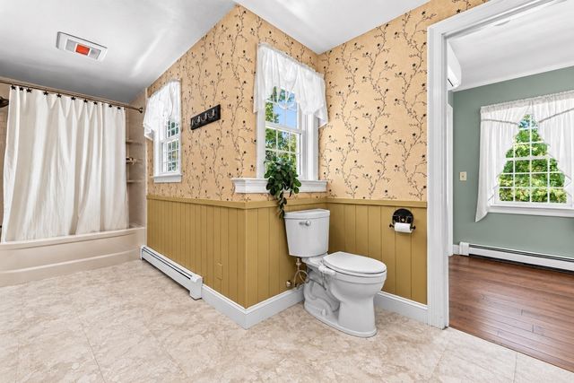 6 Meadowlark Ln, Bourne, MA 02562