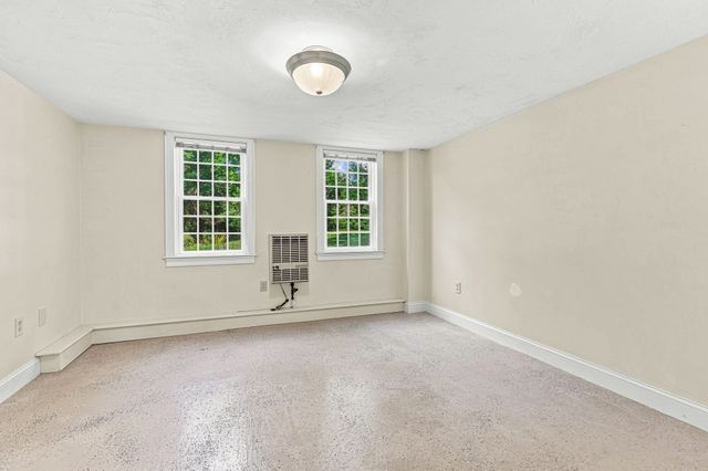 6 Meadowlark Ln, Bourne, MA 02562