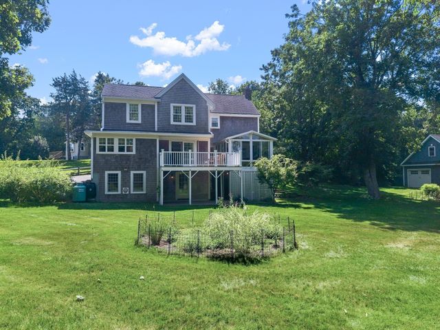 6 Meadowlark Ln, Bourne, MA 02562