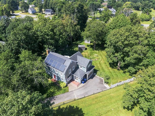 6 Meadowlark Ln, Bourne, MA 02562