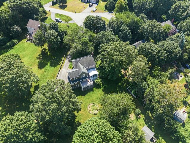 6 Meadowlark Ln, Bourne, MA 02562