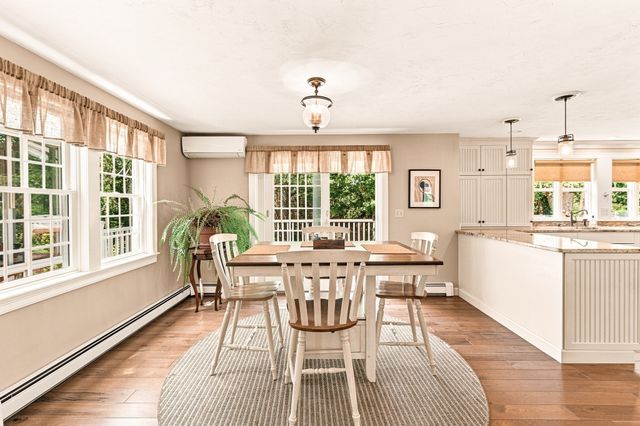 6 Meadowlark Ln, Bourne, MA 02562