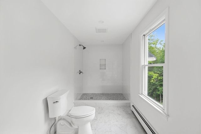 189 Union St, Hingham, MA 02043