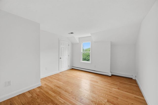 189 Union St, Hingham, MA 02043