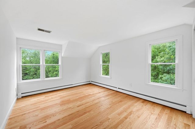 189 Union St, Hingham, MA 02043