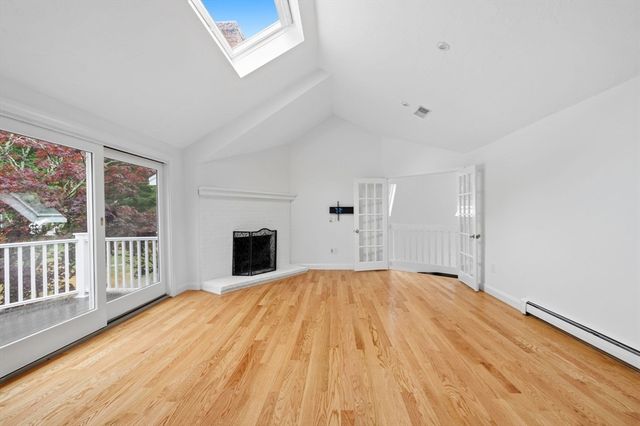 189 Union St, Hingham, MA 02043