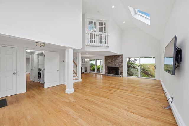 189 Union St, Hingham, MA 02043
