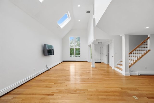 189 Union St, Hingham, MA 02043