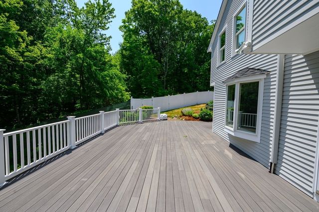 189 Union St, Hingham, MA 02043