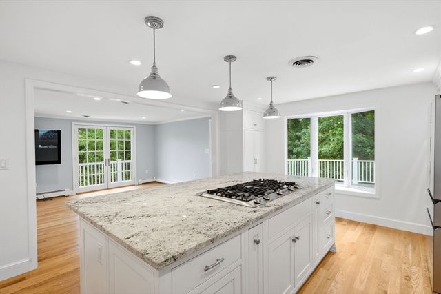 189 Union St, Hingham, MA 02043