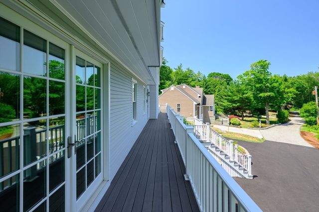 189 Union St, Hingham, MA 02043