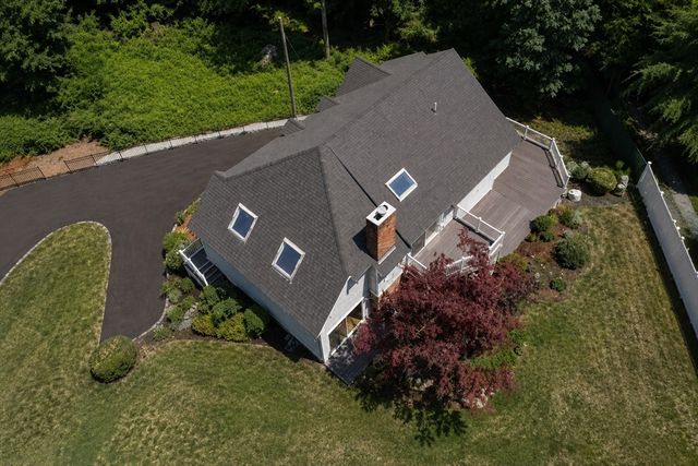189 Union St, Hingham, MA 02043
