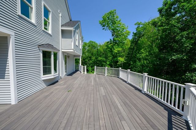 189 Union St, Hingham, MA 02043