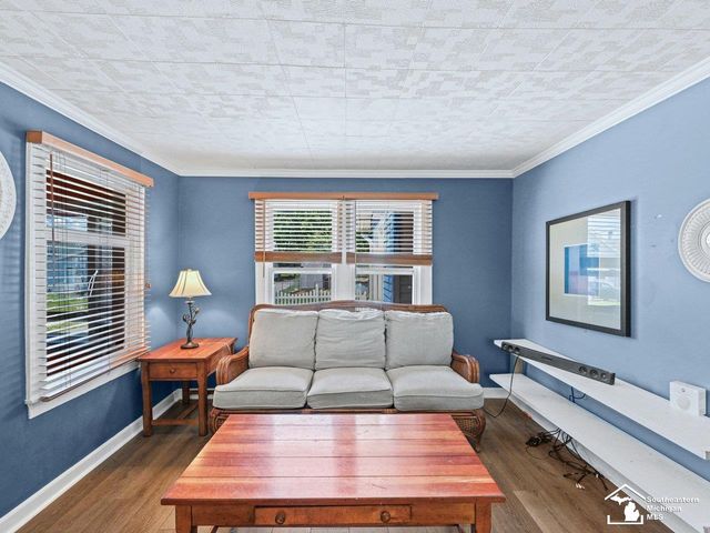4346 4th Street, Luna Pier, MI 48157